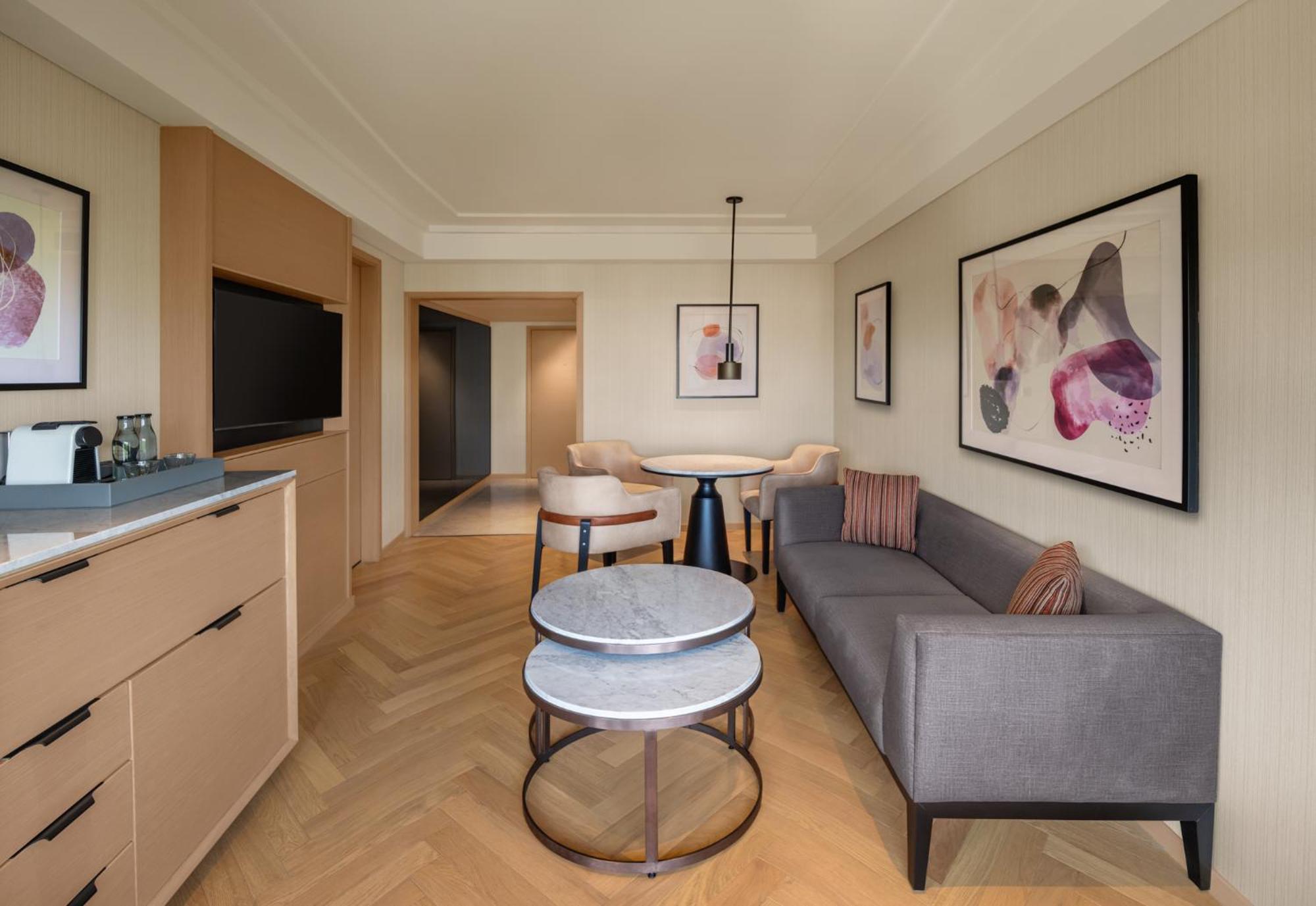 Hotel The Residency, 4*