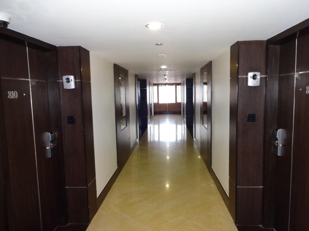 The Residency, 4*